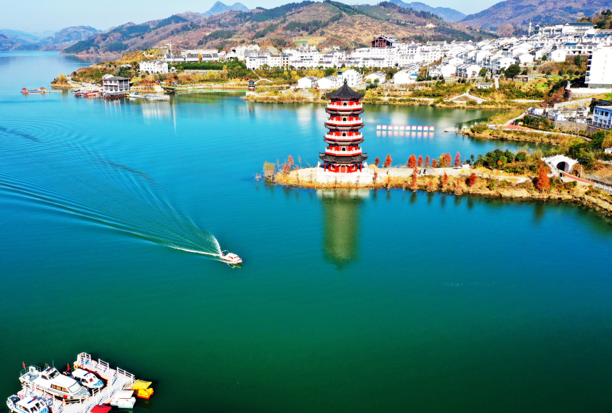 圣水湖压缩.png 图片