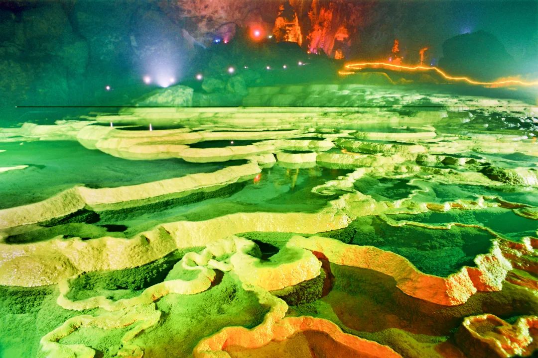 世界溶洞奇观—黄仙洞1.jpg